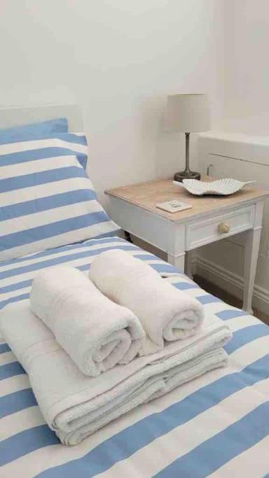 Swanage Bay Coastal Apartment Екстер'єр фото