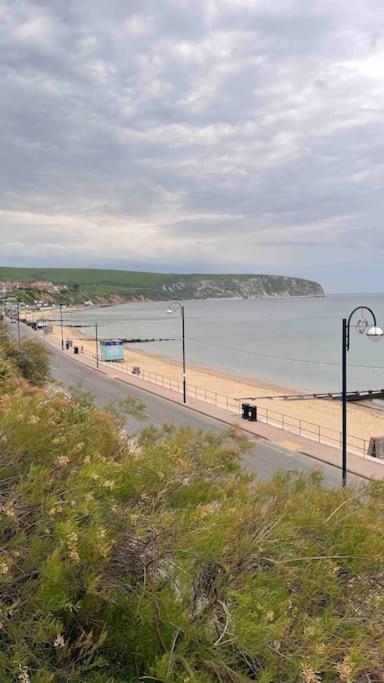 Swanage Bay Coastal Apartment Екстер'єр фото