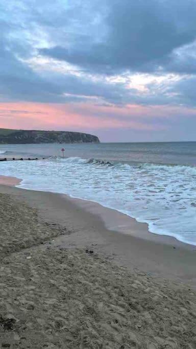 Swanage Bay Coastal Apartment Екстер'єр фото